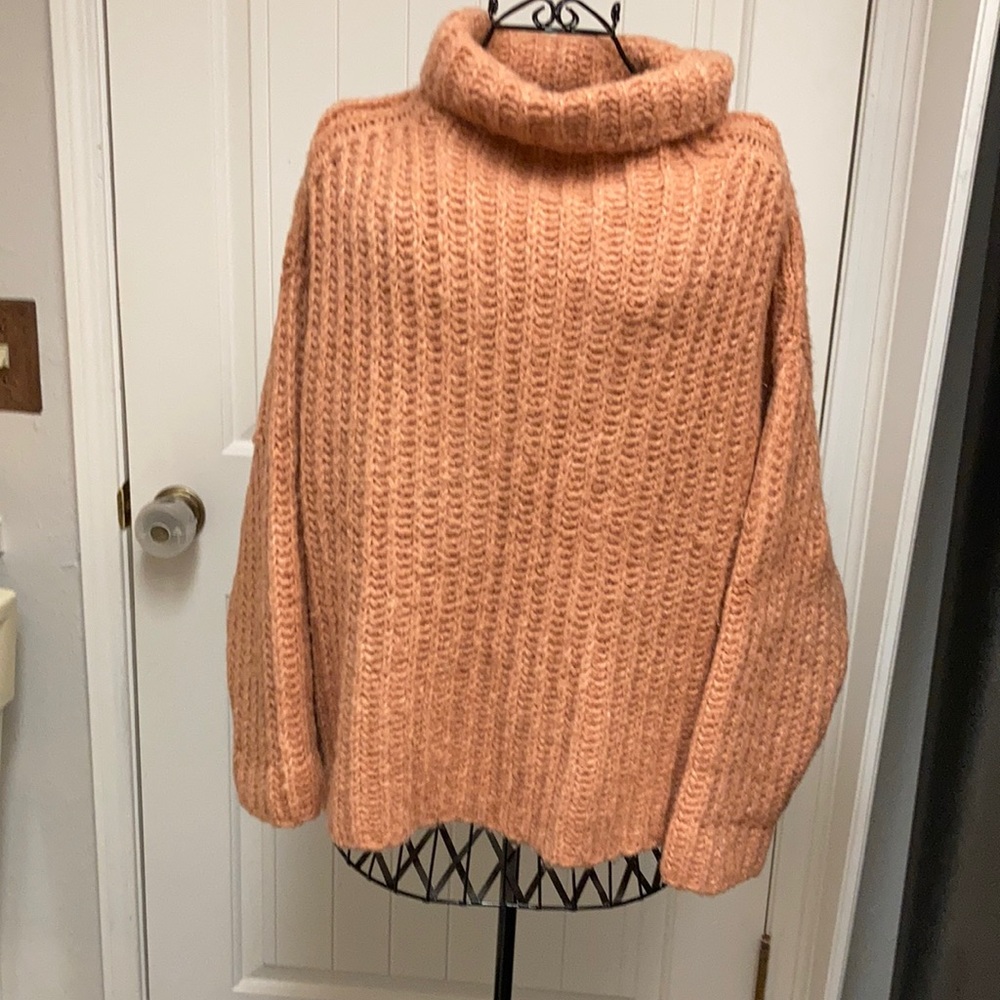 FREE PEOPLE blush pink cowl neck cable knit sweater Med
